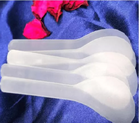 Шпатель косметичний пластиковий / 132 мм