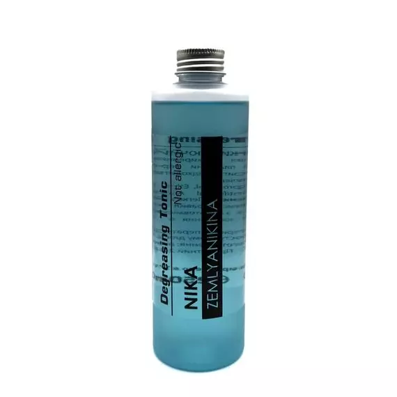 Nika Zemlyanikina / Знежирювальний тонік для нігтів