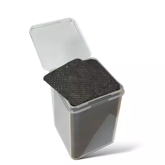 Серветки безворсові перфоровані в контейнері / Чорні / 200шт/уп