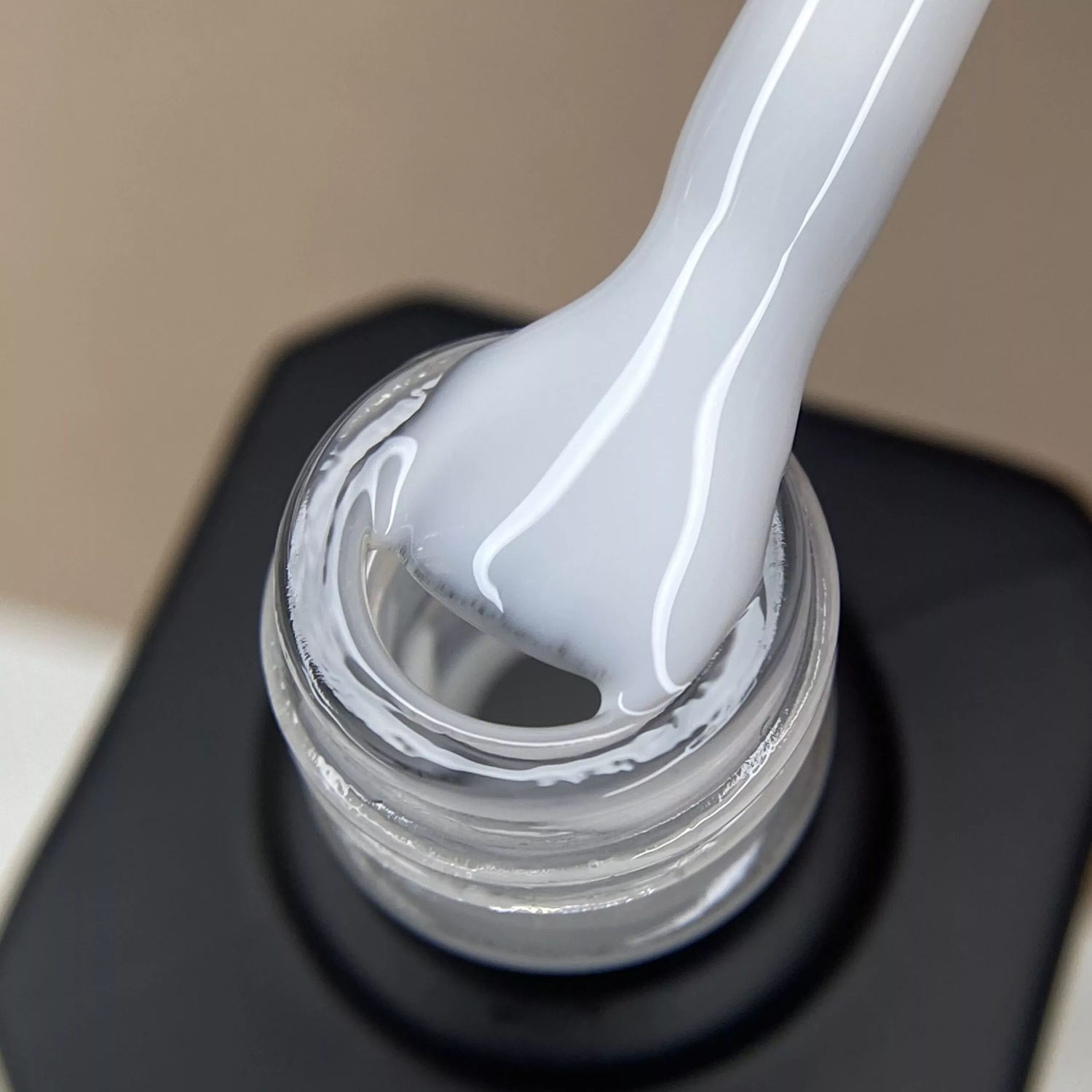 Nika Zemlyanikina / Rubber Base Milky / 15мл