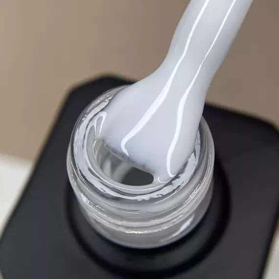 Nika Zemlyanikina / Rubber Base Milky / 15мл