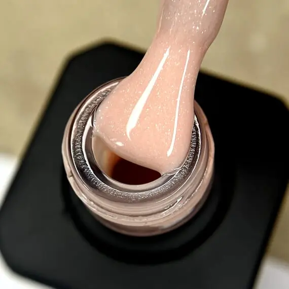 Nika Zemlyanikina / Rubber Base Shine Smile / Бежево-персиковий з сріблястим шимером / 15мл