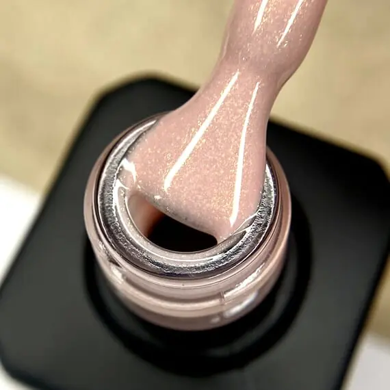 Nika Zemlyanikina / Rubber Base / Sunrise / Розово-персиковый мягкий с золотым шимером /15мл